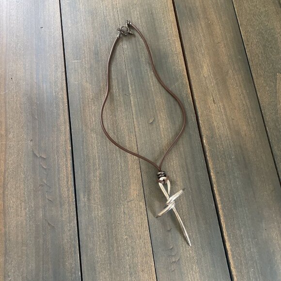 Rustic Silver Barbed Wire Twisted Nail Cross w/16” Leather Necklace (W8) - Picture 1 of 7